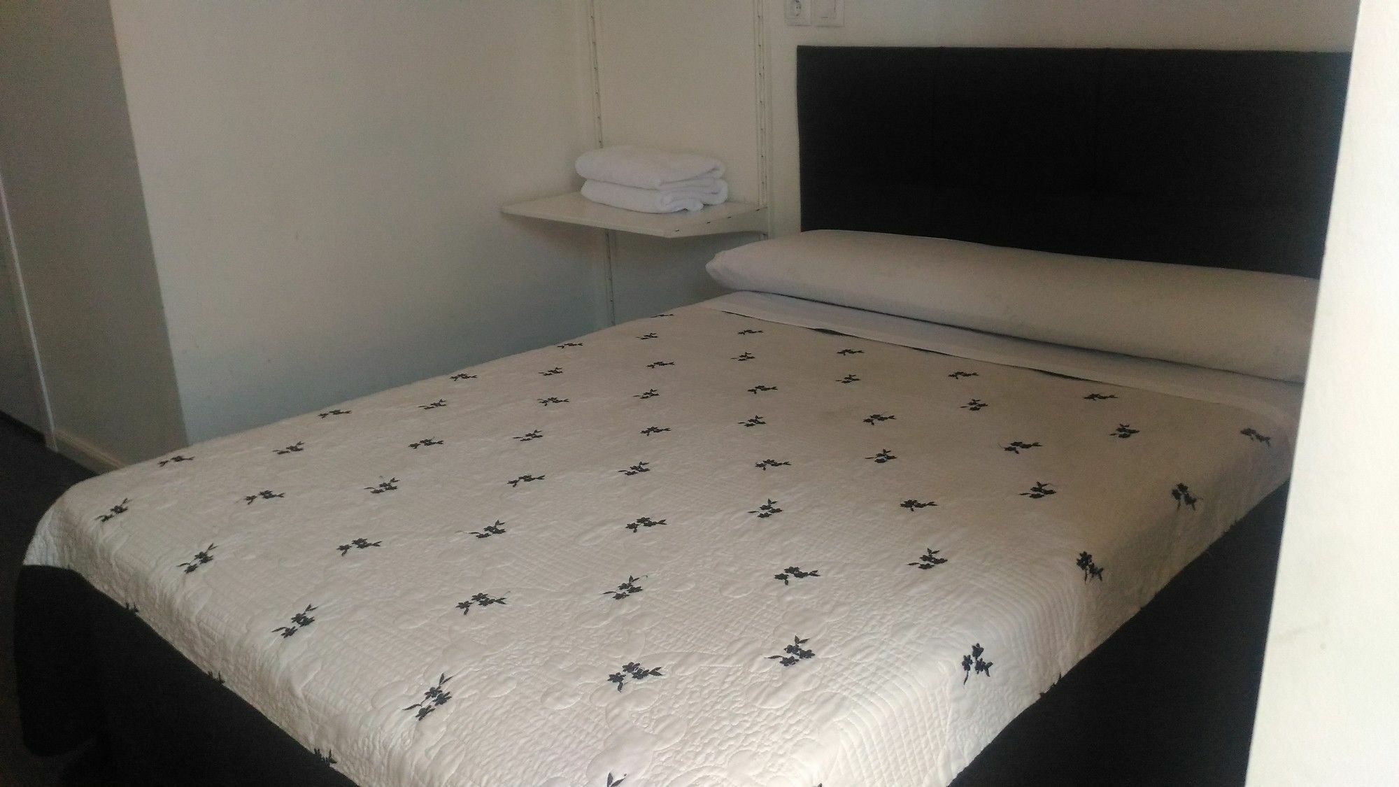 Hostal Alaska Μαδρίτη Εξωτερικό φωτογραφία