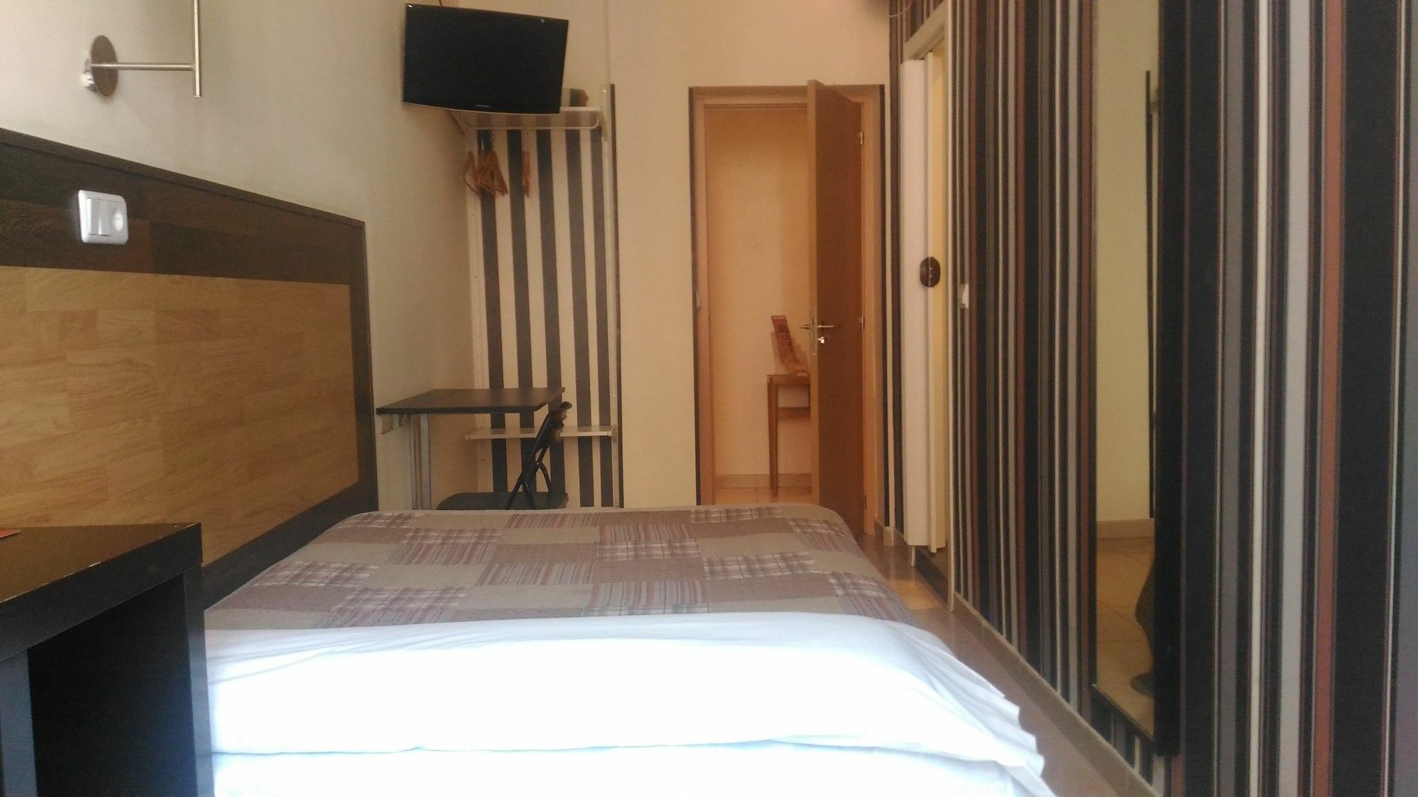 Hostal Alaska Μαδρίτη Εξωτερικό φωτογραφία