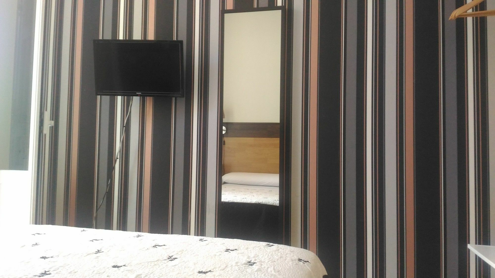 Hostal Alaska Μαδρίτη Εξωτερικό φωτογραφία