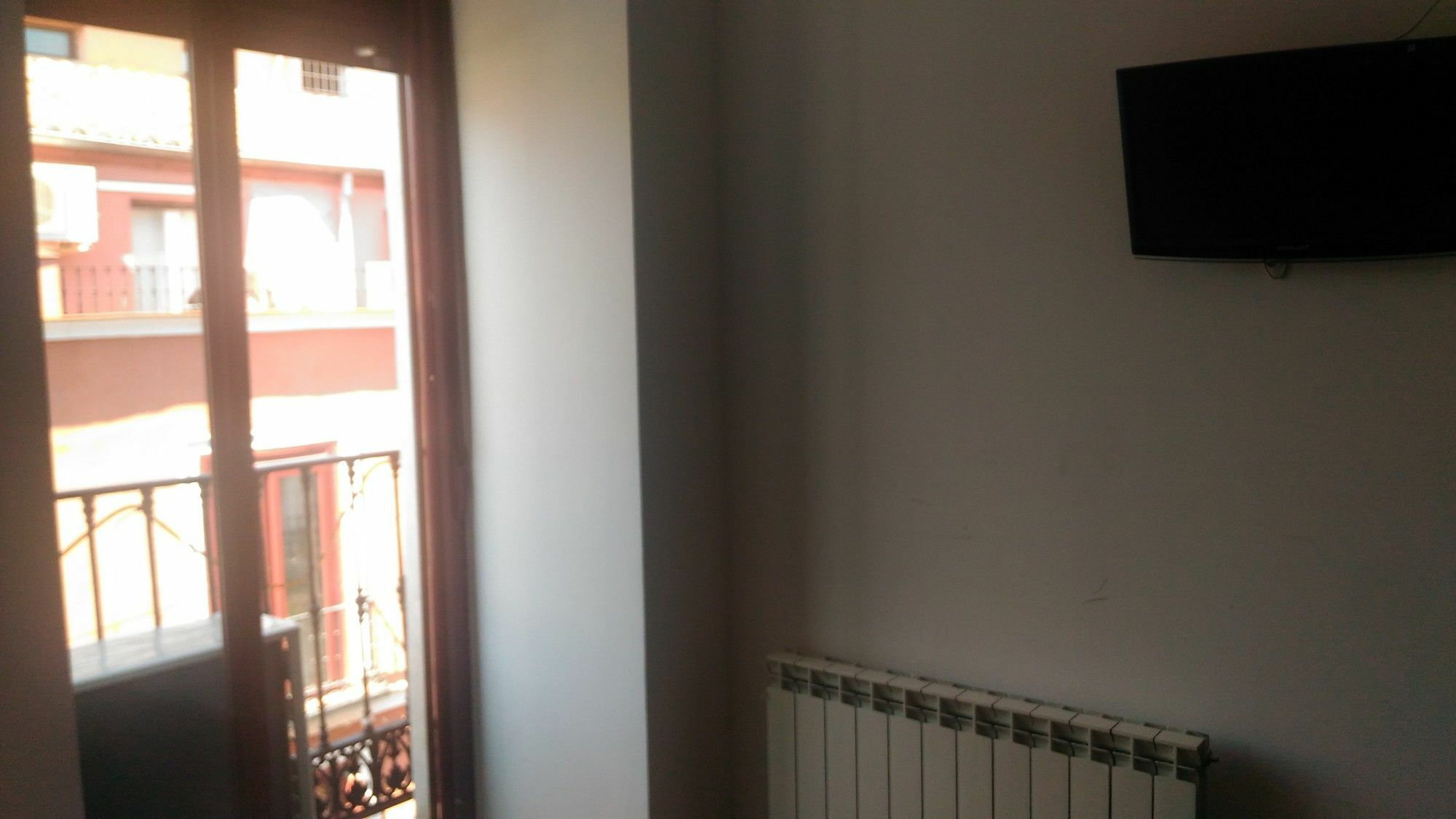 Hostal Alaska Μαδρίτη Εξωτερικό φωτογραφία
